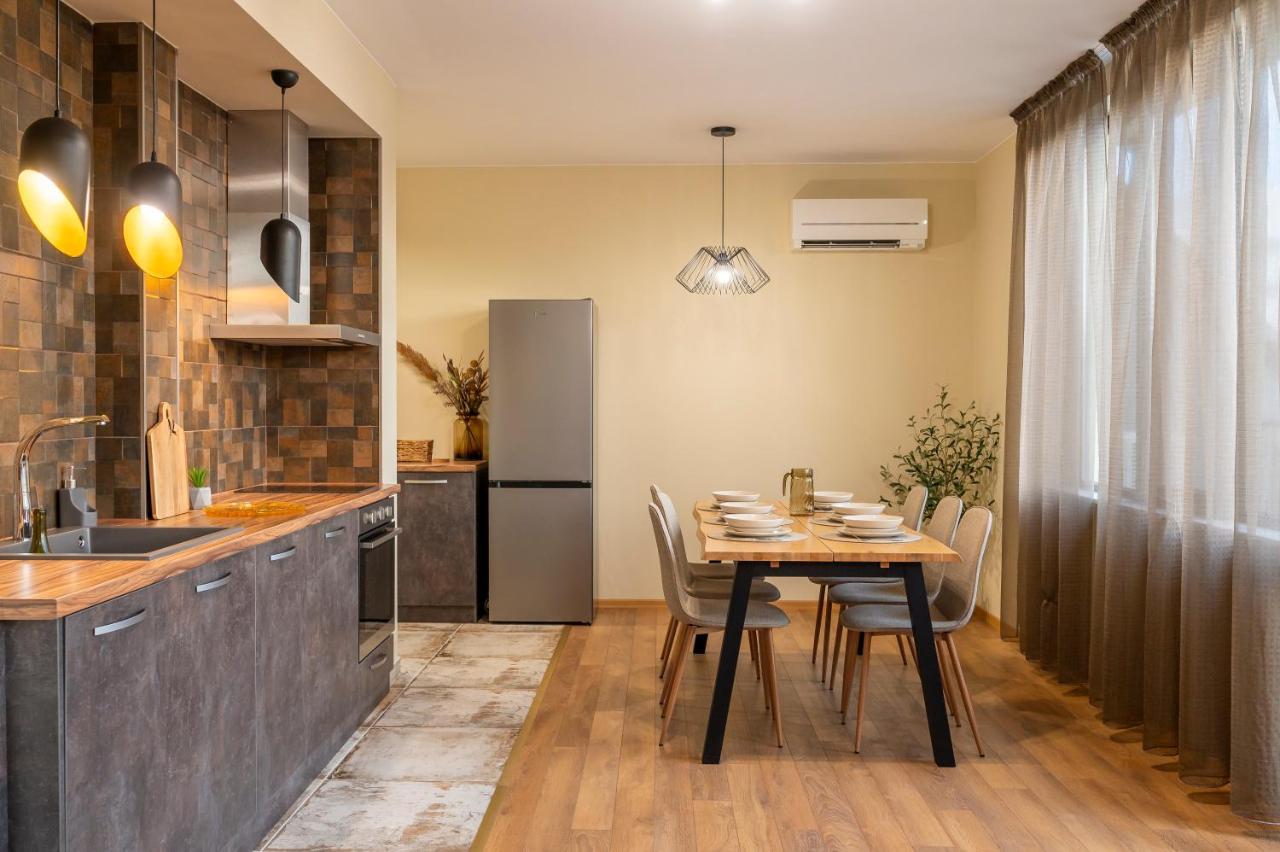 Three Lilies Apartments Пловдив Екстериор снимка